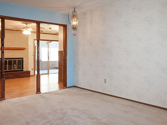 3rd image of 1803 NW Crosby Park Cir