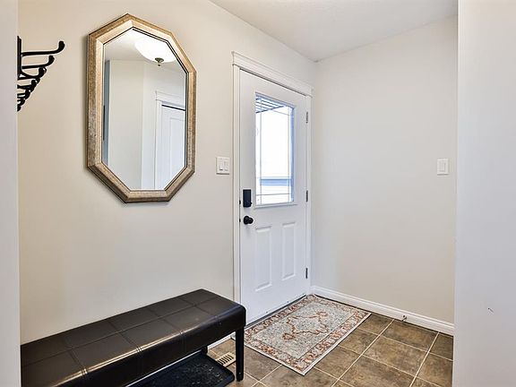 2nd image of 437 N Twinriver Rd W