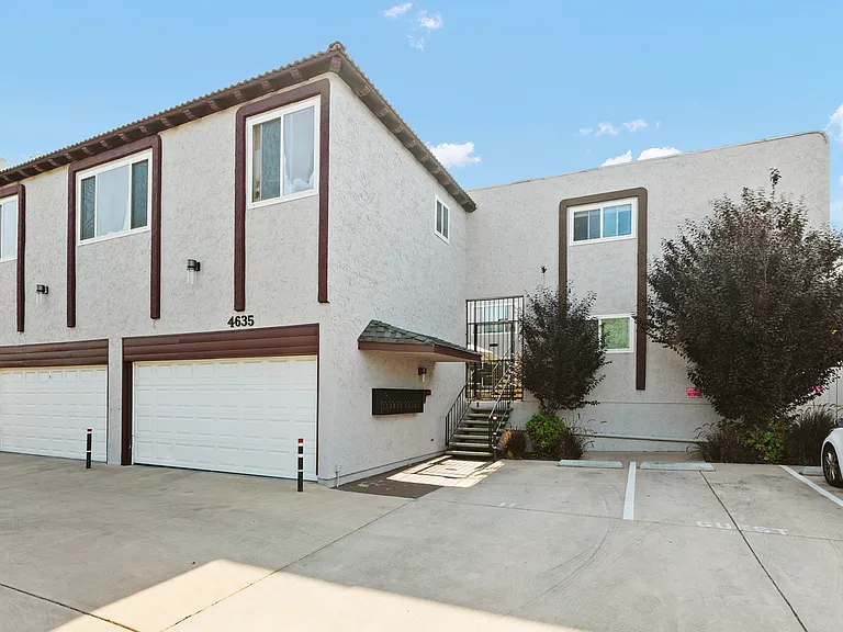 4635 Texas St — Photo 10