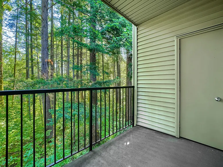 25025 SE Klahanie Blvd #B202 — Photo 8