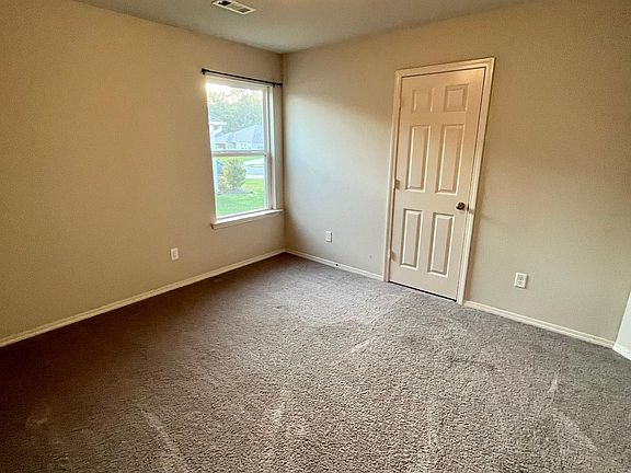 4th image of 6437 Amalie Dr