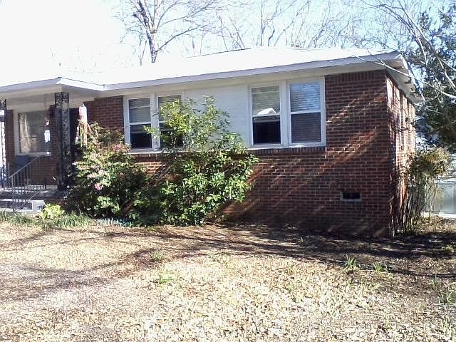 2nd image of 968 Laurie Ln