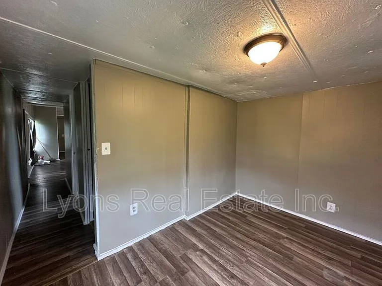 8086 Heck Dr #1A — Photo 22