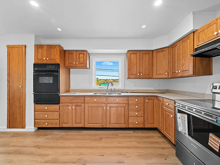 64 Leighton Rd — Photo 8