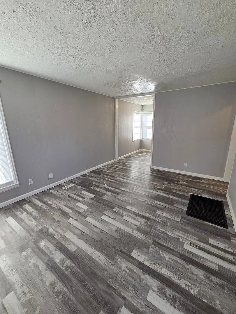 1836 S Hiram St — Photo 3