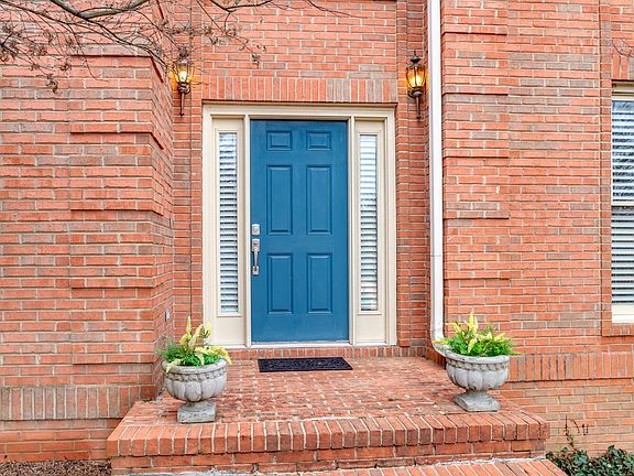 3rd image of 345 Farragut Crossing Dr