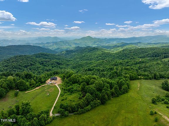 5th image of Walnut Mountain Rd
