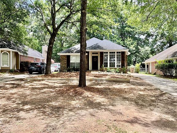 2nd image of 813 Schaub Ave