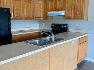 680 Cloverleaf Loop, Springfield, OR 97477