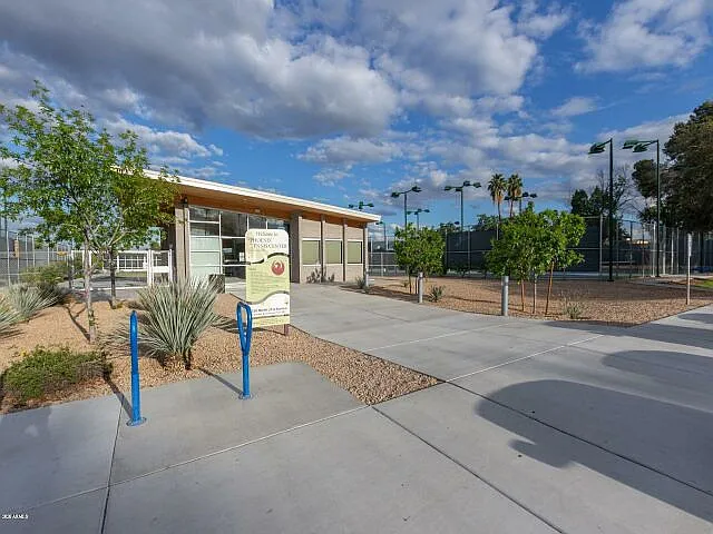 21st Ave & Bethany Home — Photo 4