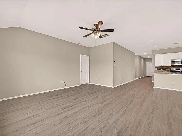 18361 Timbermill Ln — Photo 7