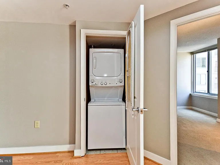 555 Massachusetts Ave NW #313 — Photo 32
