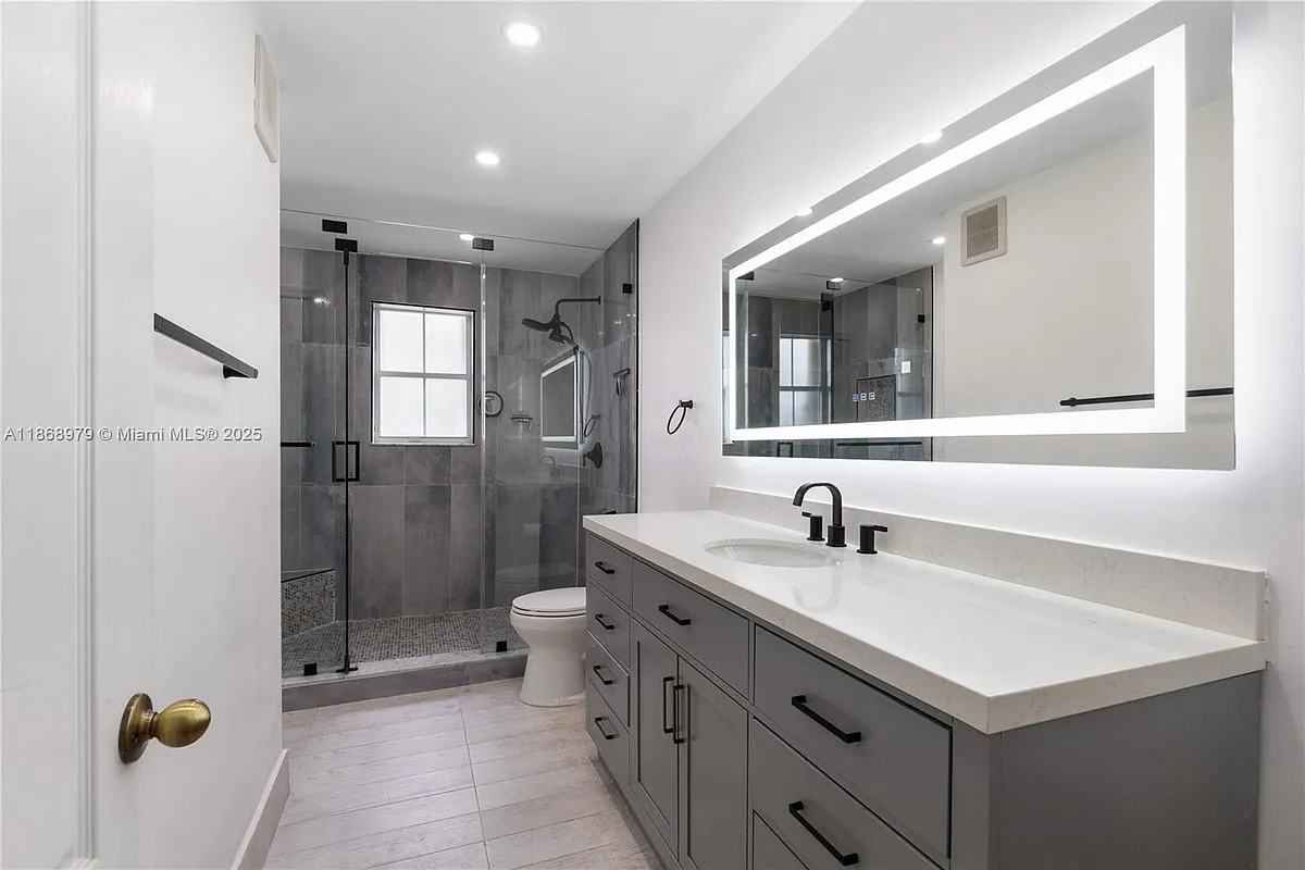 Building Photo - 3864 SW 169th Ter