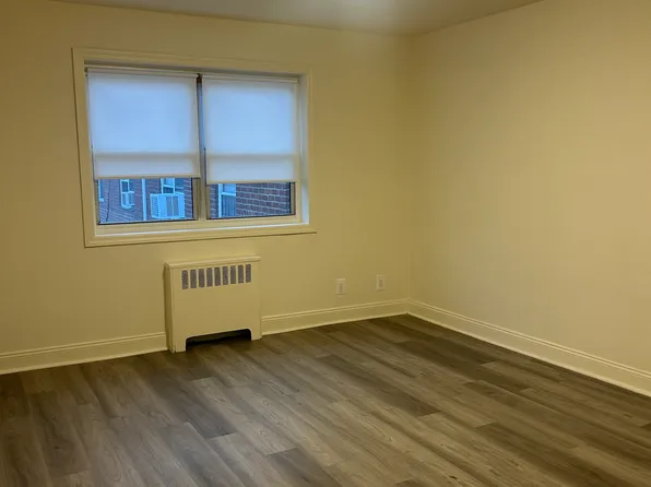 472 Howard Ave APT 2B, Staten Island, NY 10301