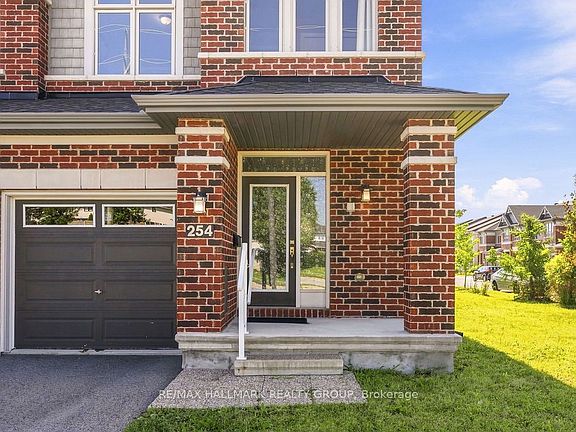 3rd image of 254 Dolce Cres