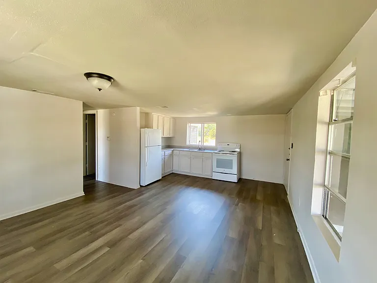 415 Jasmine Ln #415 — Photo 5