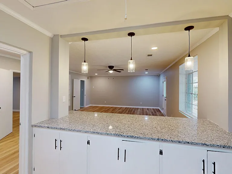 237 S Northington St — Photo 5