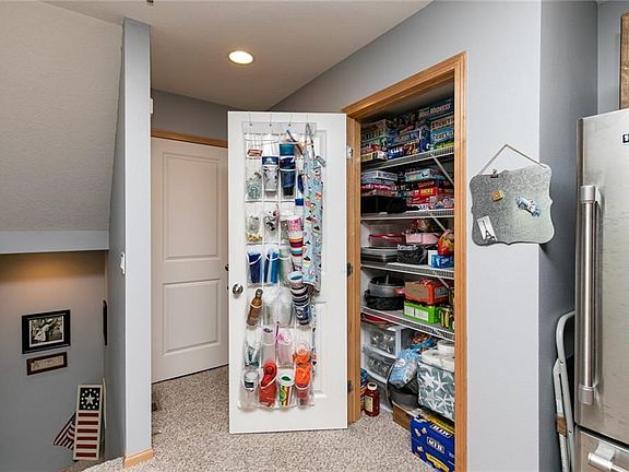 4th image of 5569 Jordan Ct