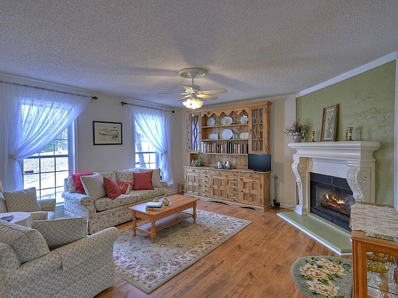 2nd image of 57 Cherry Ct