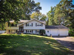 69 Blackstone Ln, East Hartford, CT 06108