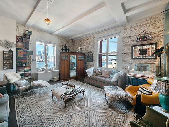2nd image of 28 Old Fulton St APT 6K