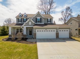 2744 Copper Hill Dr NE, Grand Rapids, MI 49525