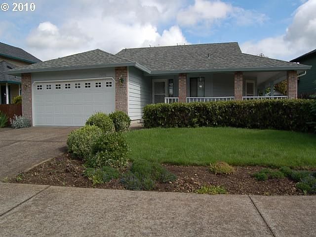 1st image of 15710 NE Blue Grass Dr