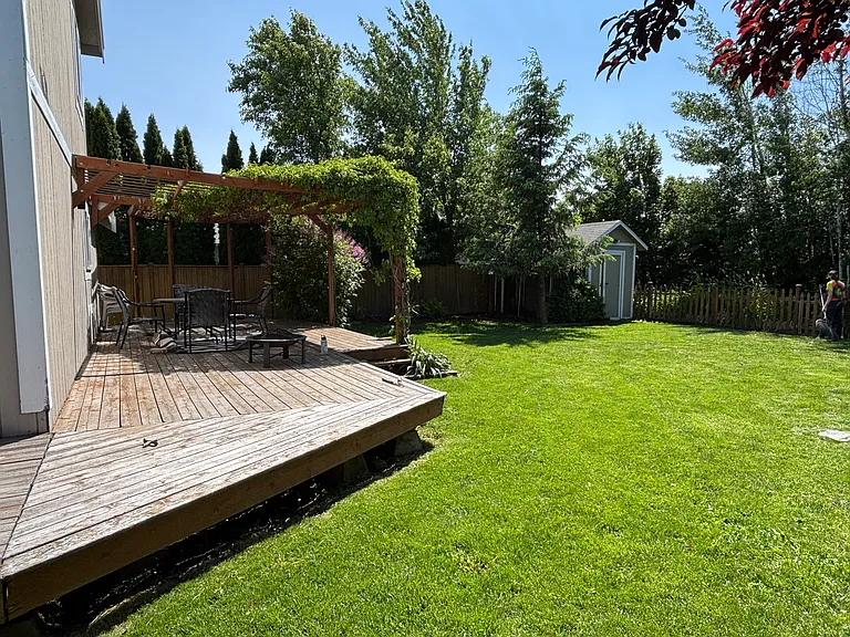 2413 N Water St — Photo 4