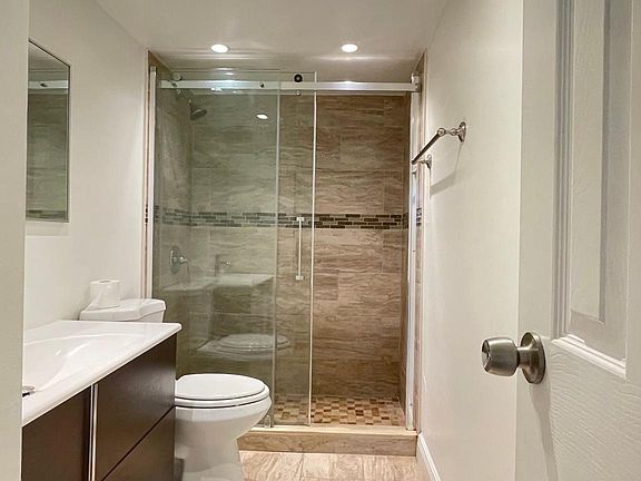 4th image of 1465 NE 123rd St APT 205