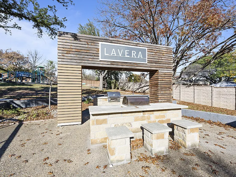 Lavera at Lake Highlands — Photo 31