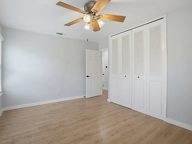 8315 Castlecreek Dr — Photo 19