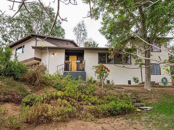 5th image of 8734 Glenira Ave