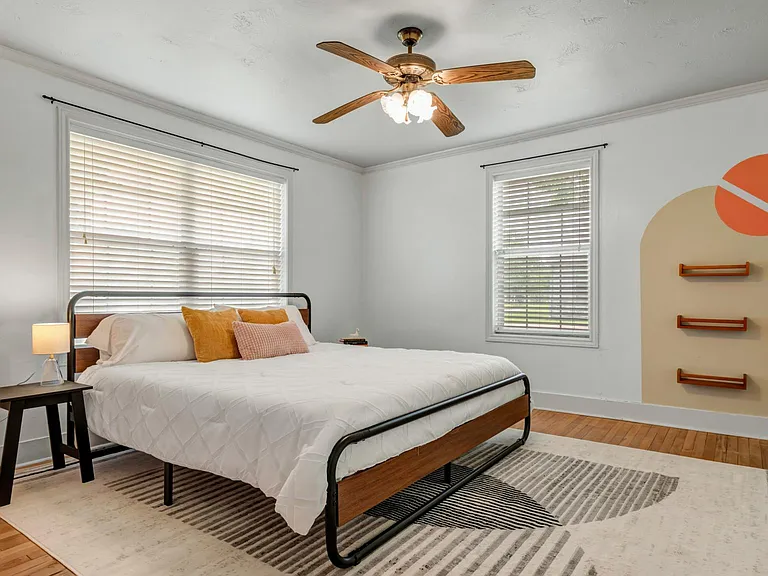 710 Inwood Dr — Photo 8