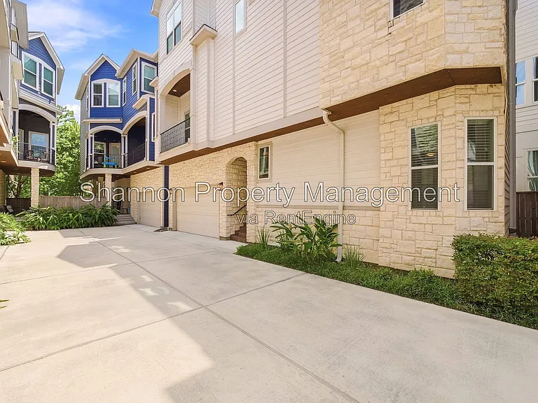 1204 W 16th St #B — Photo 5