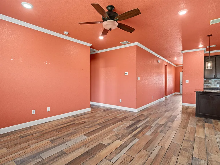 1602 Flatland Trl — Photo 13