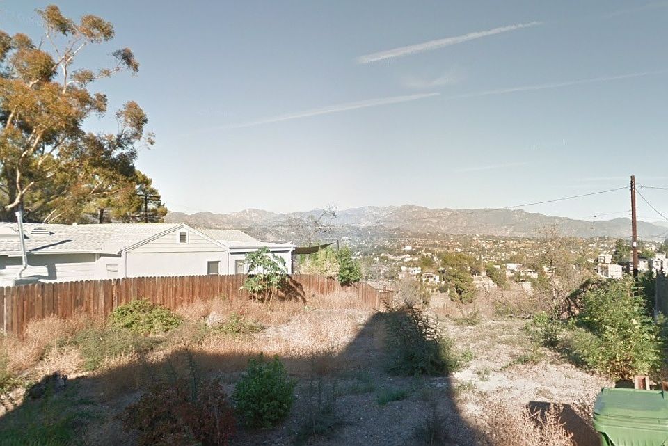 2nd image of 2255 Loveland Dr