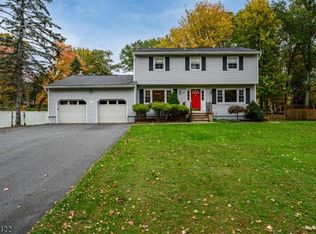 24 Clover Ln, Randolph, NJ 07869