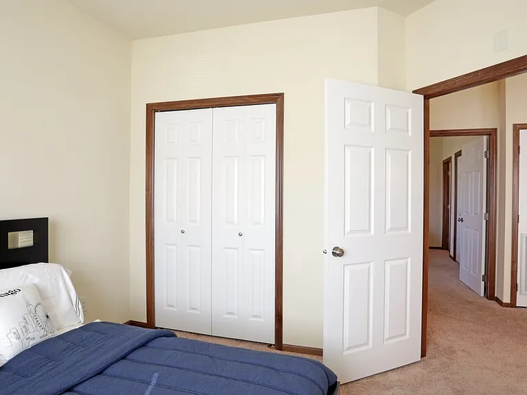 Silver Oak Condos — Photo 24