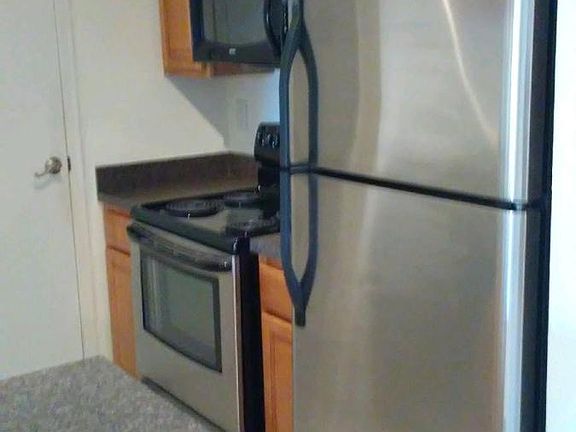 closet has w/d hook-up