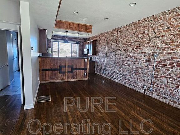 5th image of 811 S 33rd St #3216