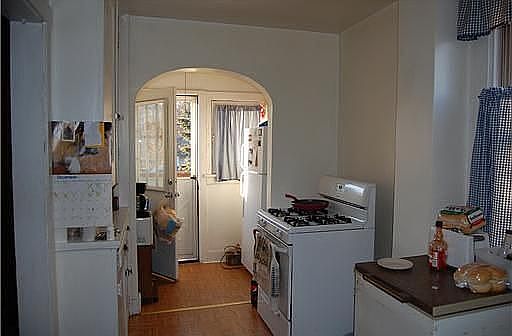 5th image of 104 Delaware Ave