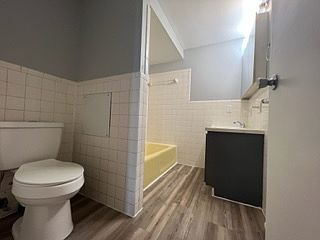 3rd image of 1576 Edgewood Dr #1576