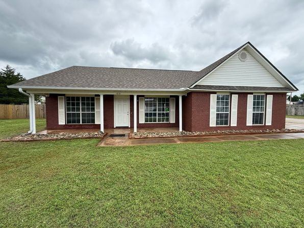 1821 Palomino Dr