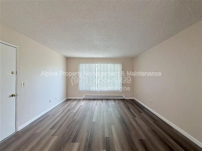 3 bed, 1.0 bath, 950 sqft, $1,895 — Photo 2