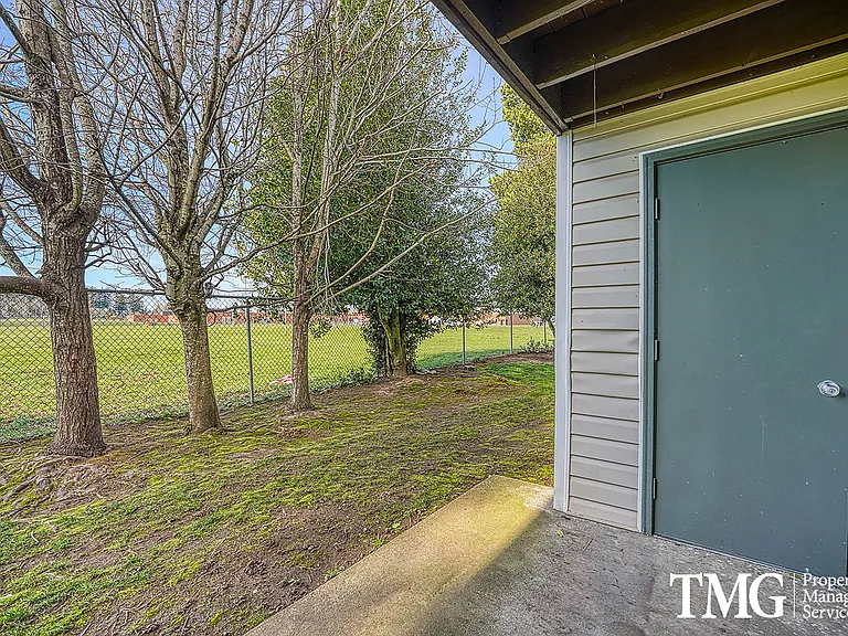 Kings Meadow Apartments — Photo 12