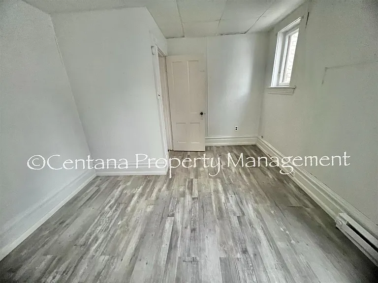 816 Caledonia — Photo 8
