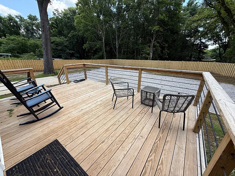 2108 Veterans Dr — Photo 28