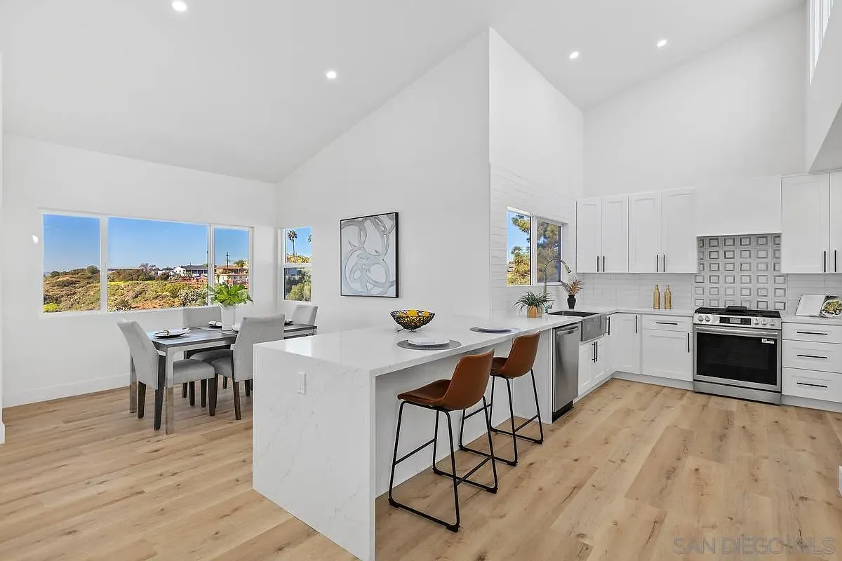 4 bed, 3.5 bath, 2526 sqft, $8,450 — Photo 4