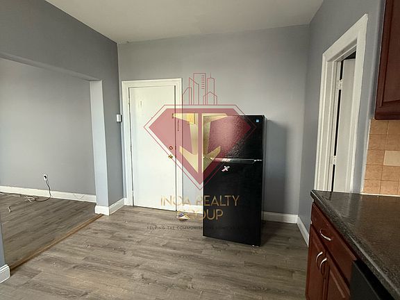 2nd image of 721 22nd St APT 15