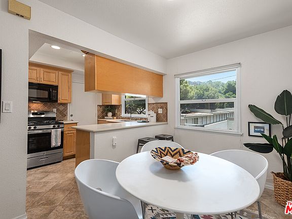 5th image of 5802 Bowcroft St Unit 3